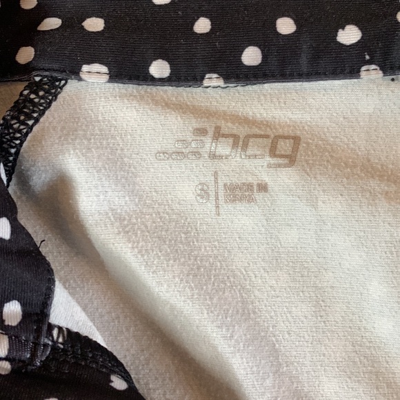 Bcg athletic top. Upper zip. Small side pocket small - Picture 3 of 9